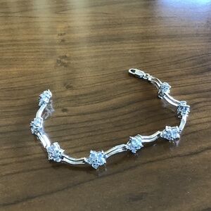 925 Sterling Silver and White Cubic Zirconia Long Wavy Link Bracelet 7.5"
